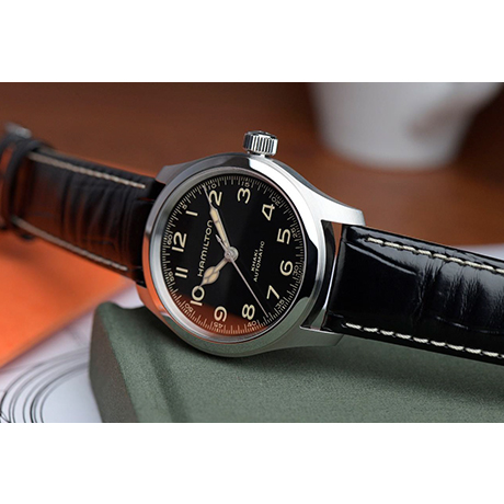 コンパクトサイズに込められた大きな思い<br>待望の「カーキ フィールド マーフ 38mm」 登場
