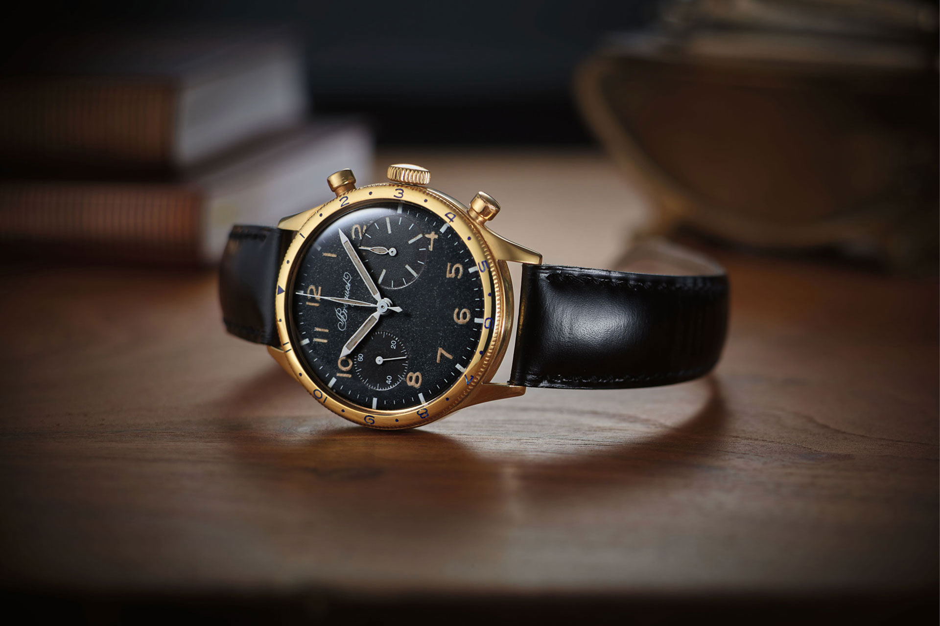 Une image contenant horloge, Montre analogique, Accessoire de mode, sangleDescription générée automatiquement